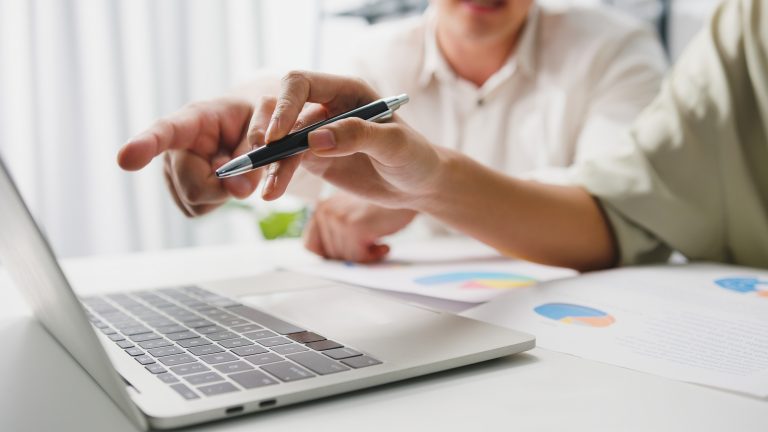 Product Hunting: A Complete Guide to Finding Profitable Products on Amazon
